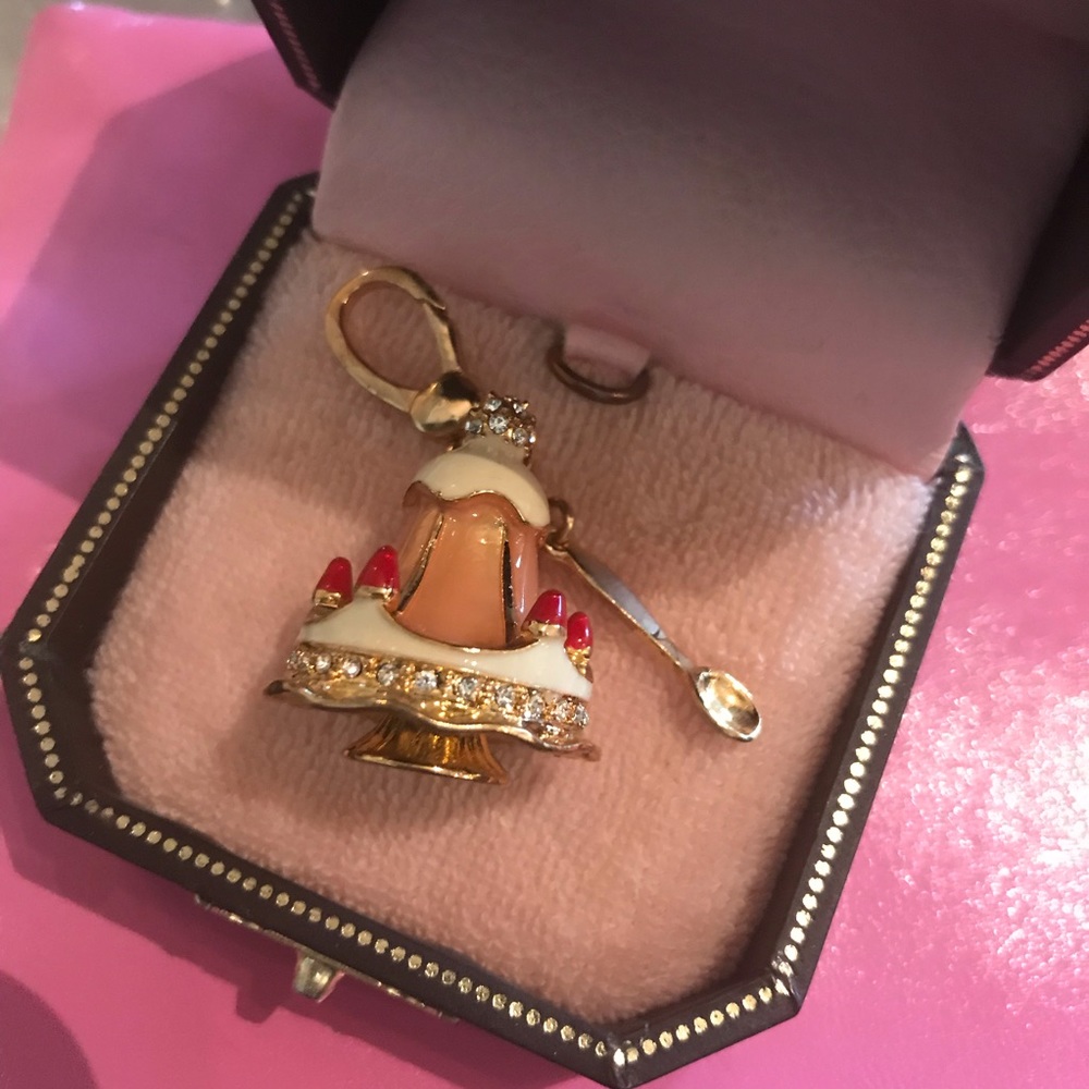 Juicy couture pink Strawberry ice cream sundae charm vintage bracelet jewelry